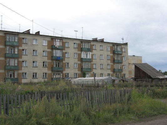 Huser im Zentrum von Milkovo